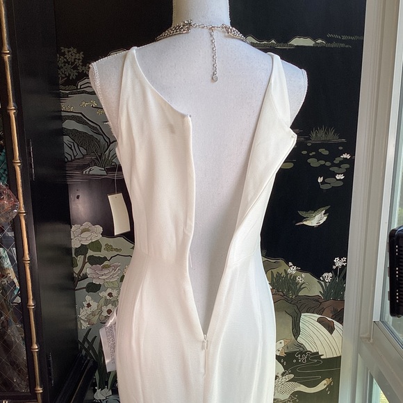 Dress The Population Iris Gown. B20 - Picture 8 of 15